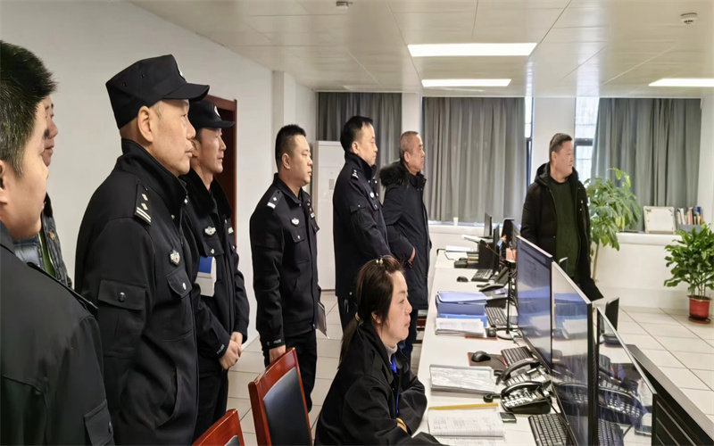 市公安局檢查組對市保安公司武裝守護(hù)押運分公司進(jìn)行保安押運企業(yè)檢查